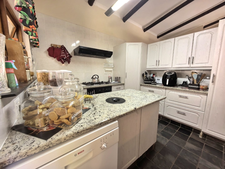 5 Bedroom Property for Sale in Fraaiuitsig Western Cape